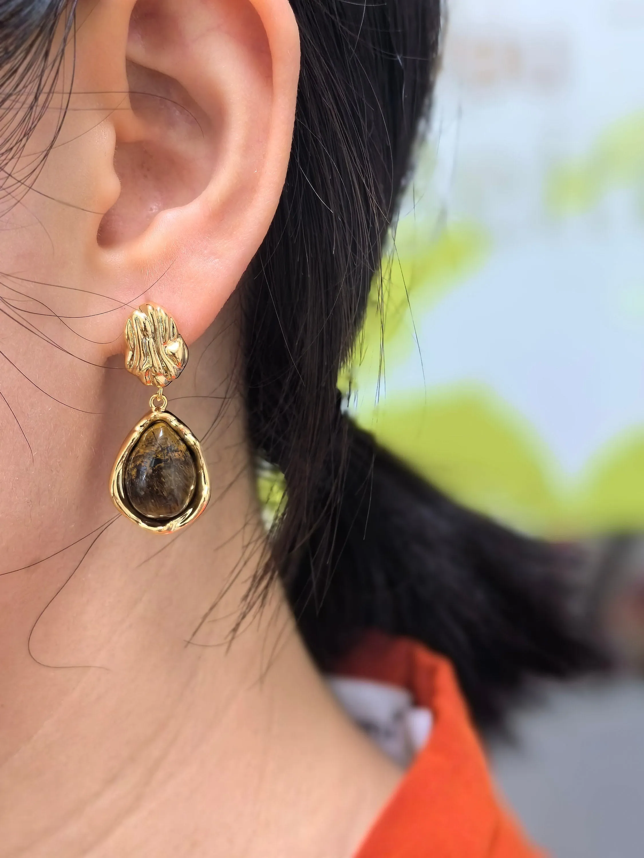 Aesthetic Goldtone Chic Post Back Amber Drop Dangle Earrings