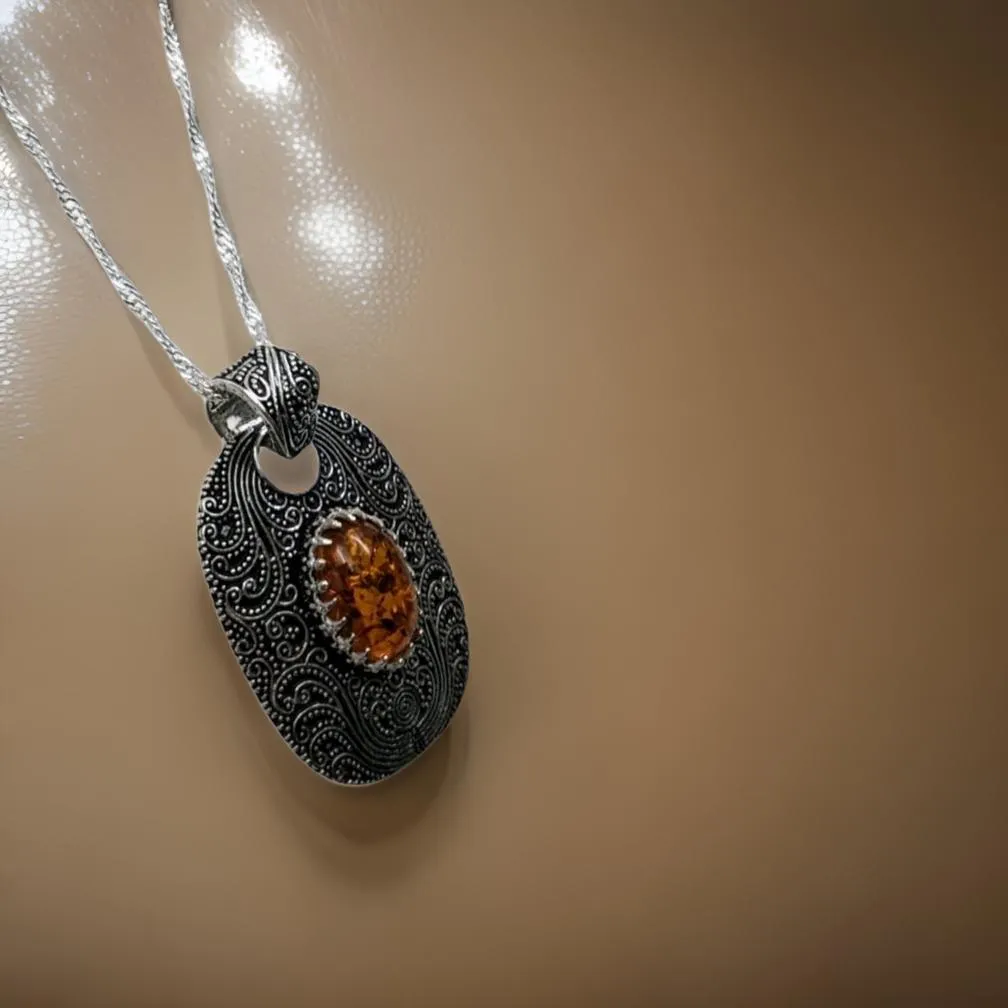 Amber - Necklace