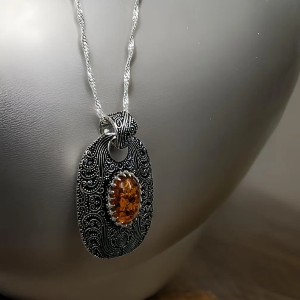 Amber - Necklace