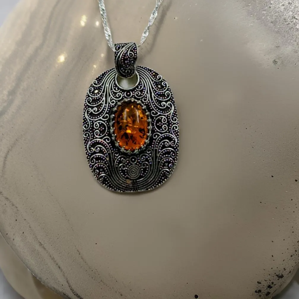 Amber - Necklace