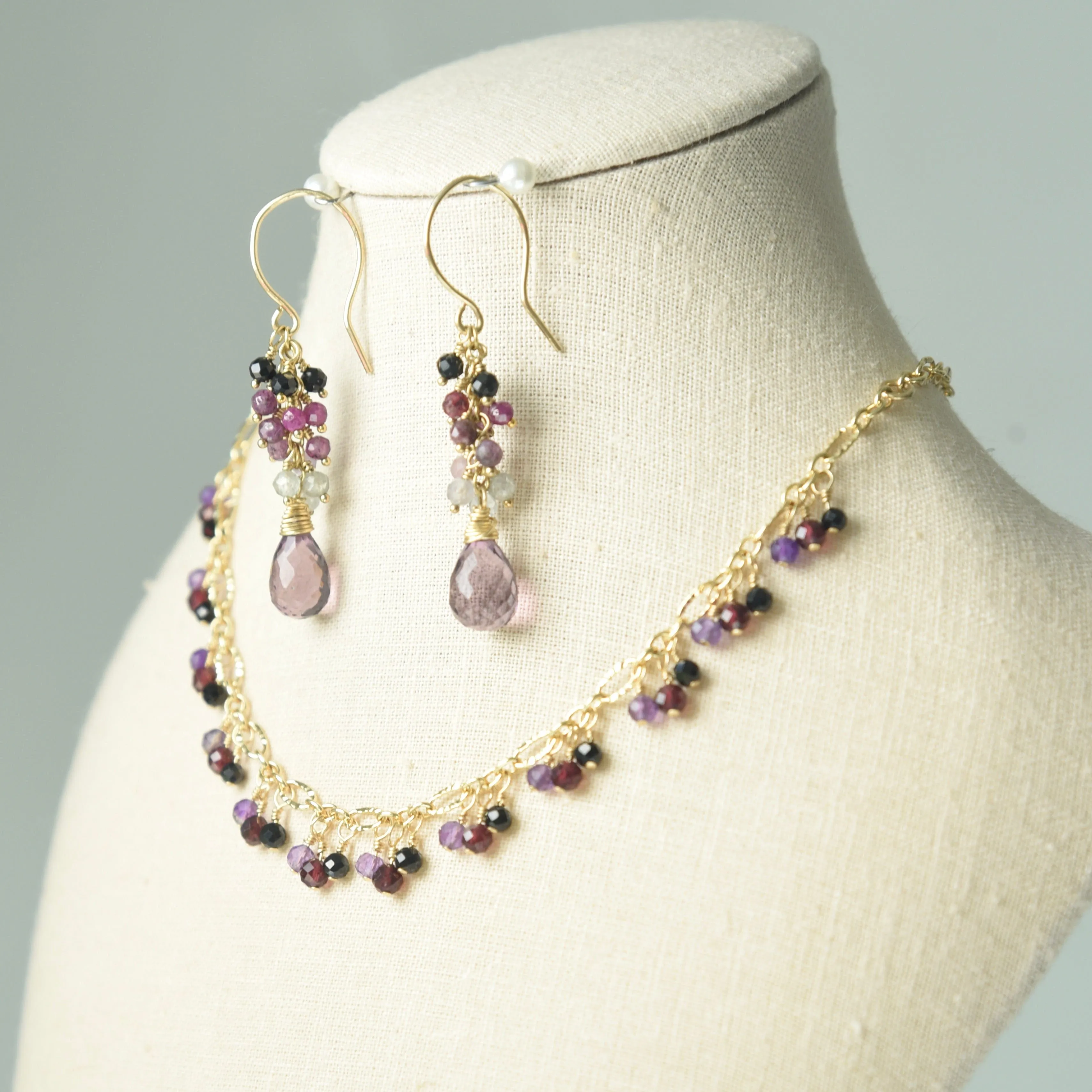 BLACK SPINEL, RUBY SAPPHIRE & GARNET DANGLE NECKLACE