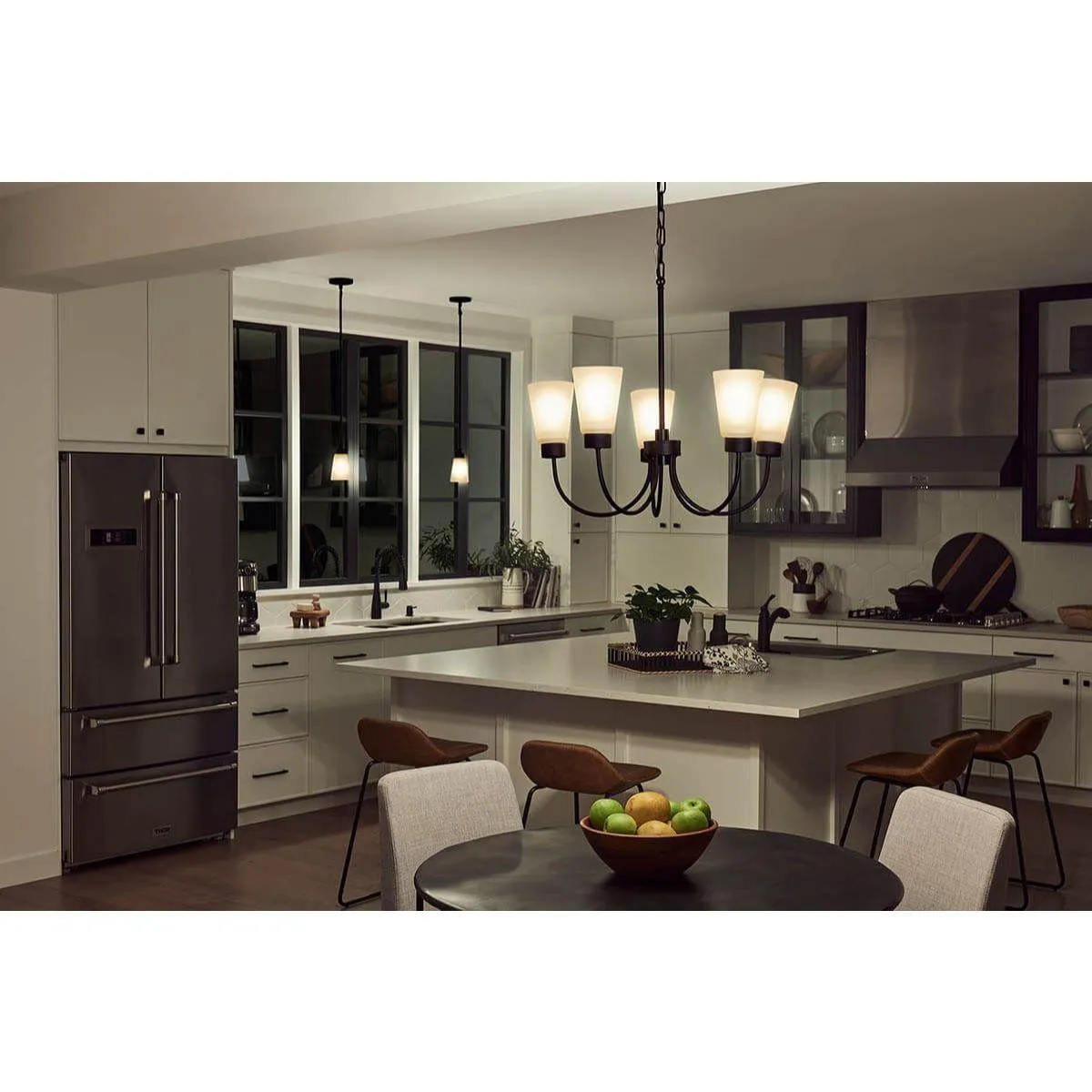 Erma 24 in. 5 Lights Chandelier Black finish
