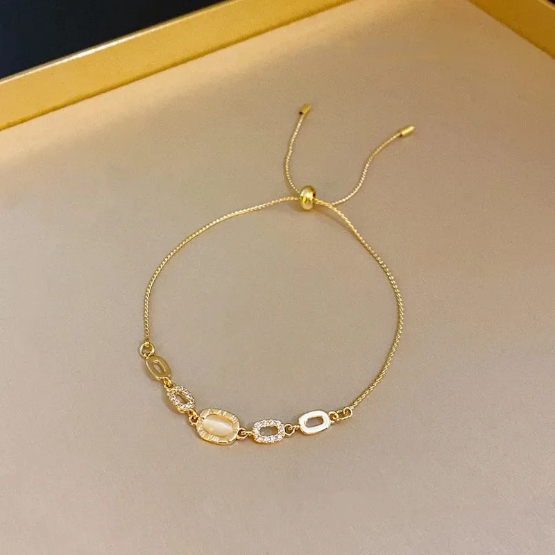 Golden Alloy Sweet Bow Bracelet For Women Adjustable Pearl Zircon Inlay