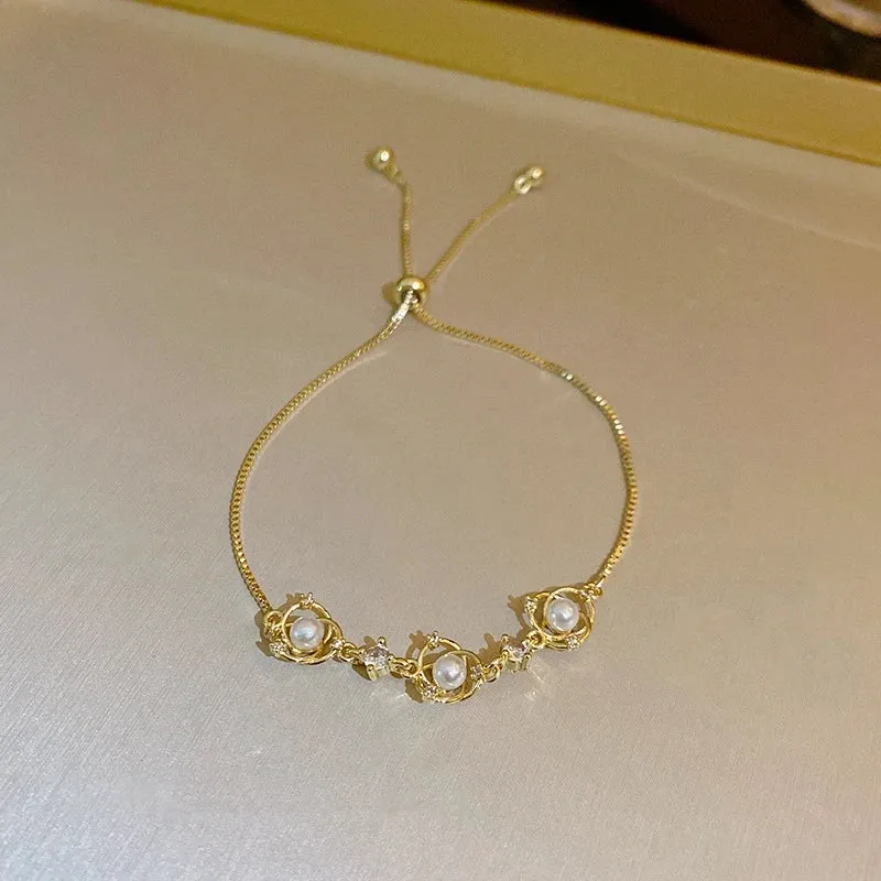 Golden Alloy Sweet Bow Bracelet For Women Adjustable Pearl Zircon Inlay