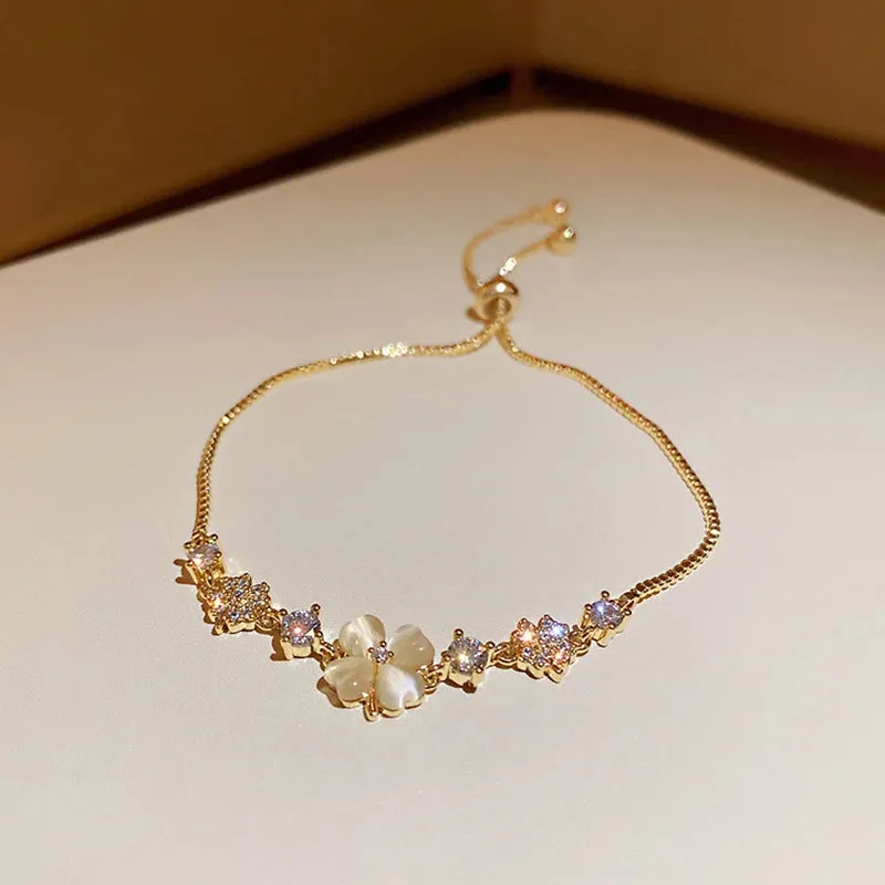 Golden Alloy Sweet Bow Bracelet For Women Adjustable Pearl Zircon Inlay