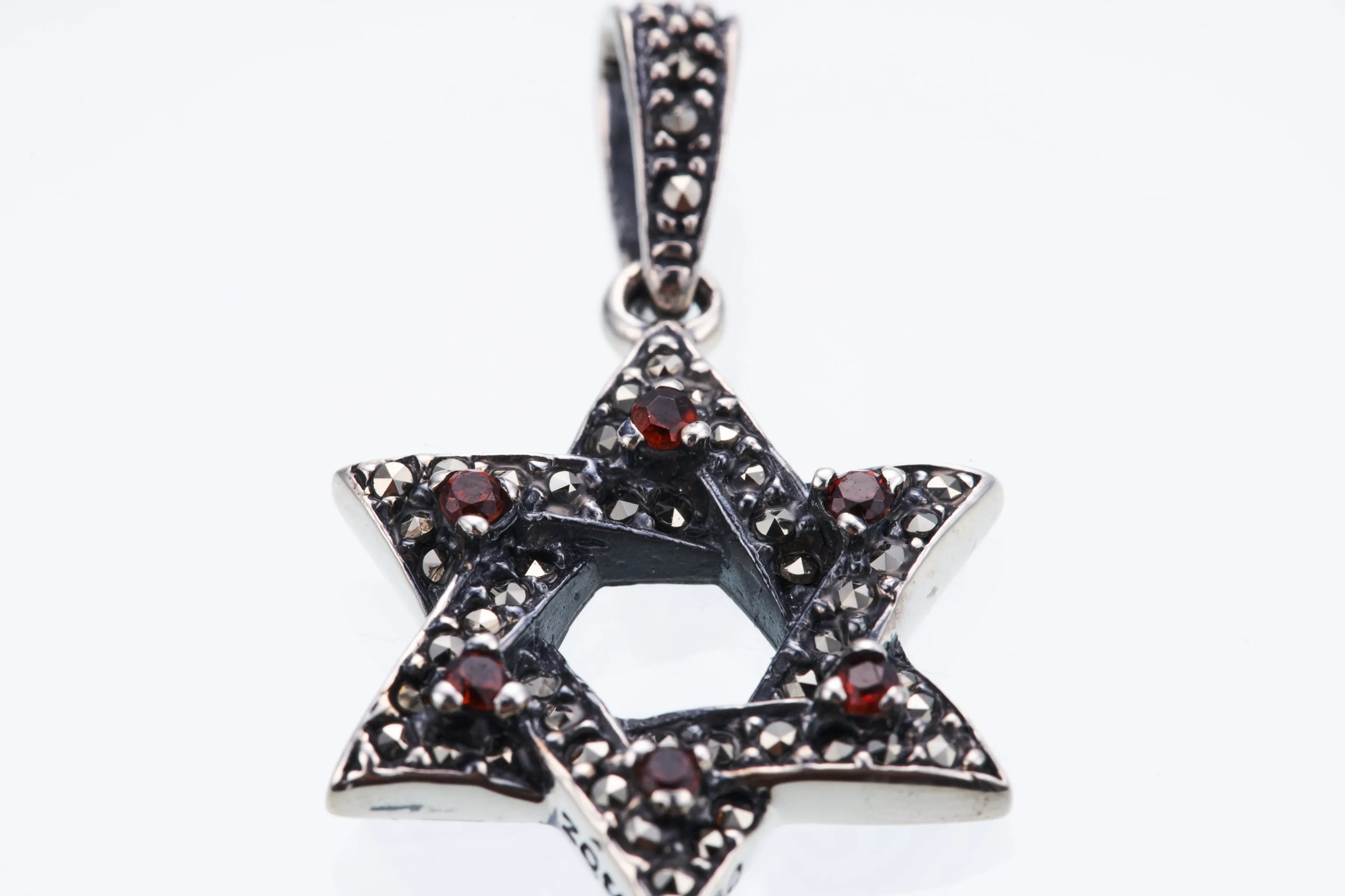 Jewish Star Pendant : S (Garnet)