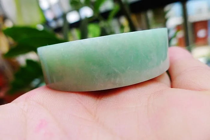 Natural Jade Rough Jadeite Raw (125g,5.6X1.52cm)