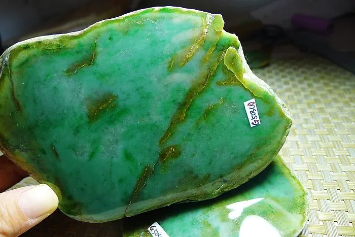 Natural Jade Rough Jadeite Raw 1.2kg