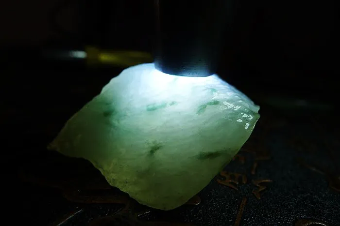 Natural Jade Rough Jadeite Raw (155g,8X4.5X2.7cm)