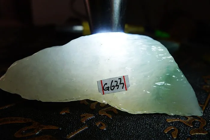 Natural Jade Rough Jadeite Raw (155g,8X4.5X2.7cm)