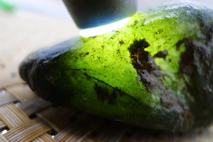 Natural Jade Rough Jadeite Raw (210g,7.4X5.6X3.7cm)