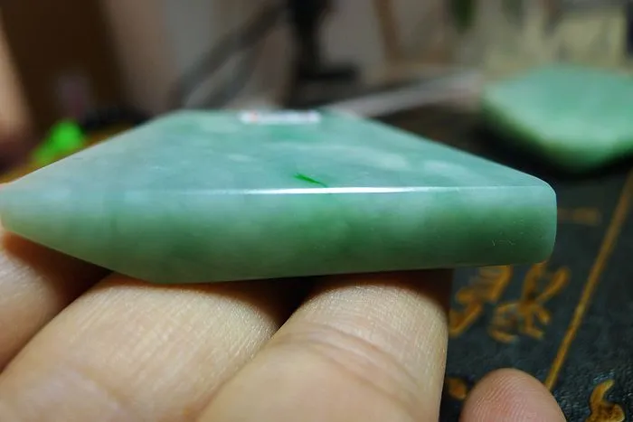 Natural Jade Rough Jadeite Raw (43g,4.9X3.9X0.9cm)