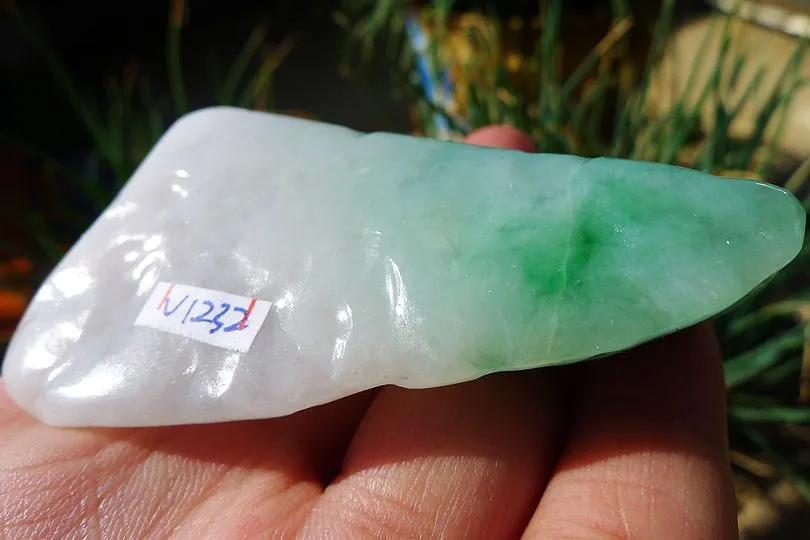 Natural Jade Rough Jadeite Raw (61g,6.2X3.9X1.2cm)