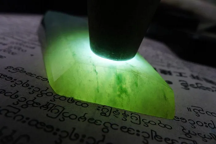 Natural Jade Rough Jadeite Raw (96g,9.9X4.1X1.4cm)