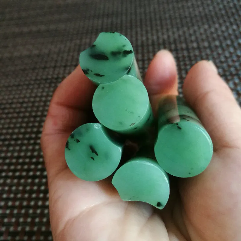 Natural Kunlun Jade Rough Nephrite Raw 149g