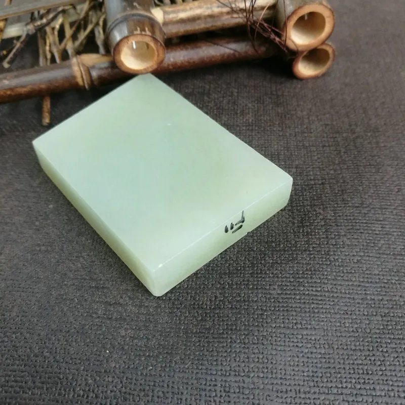 Natural Kunlun Jade Rough Nephrite Raw (5.8X4.3X1cm)