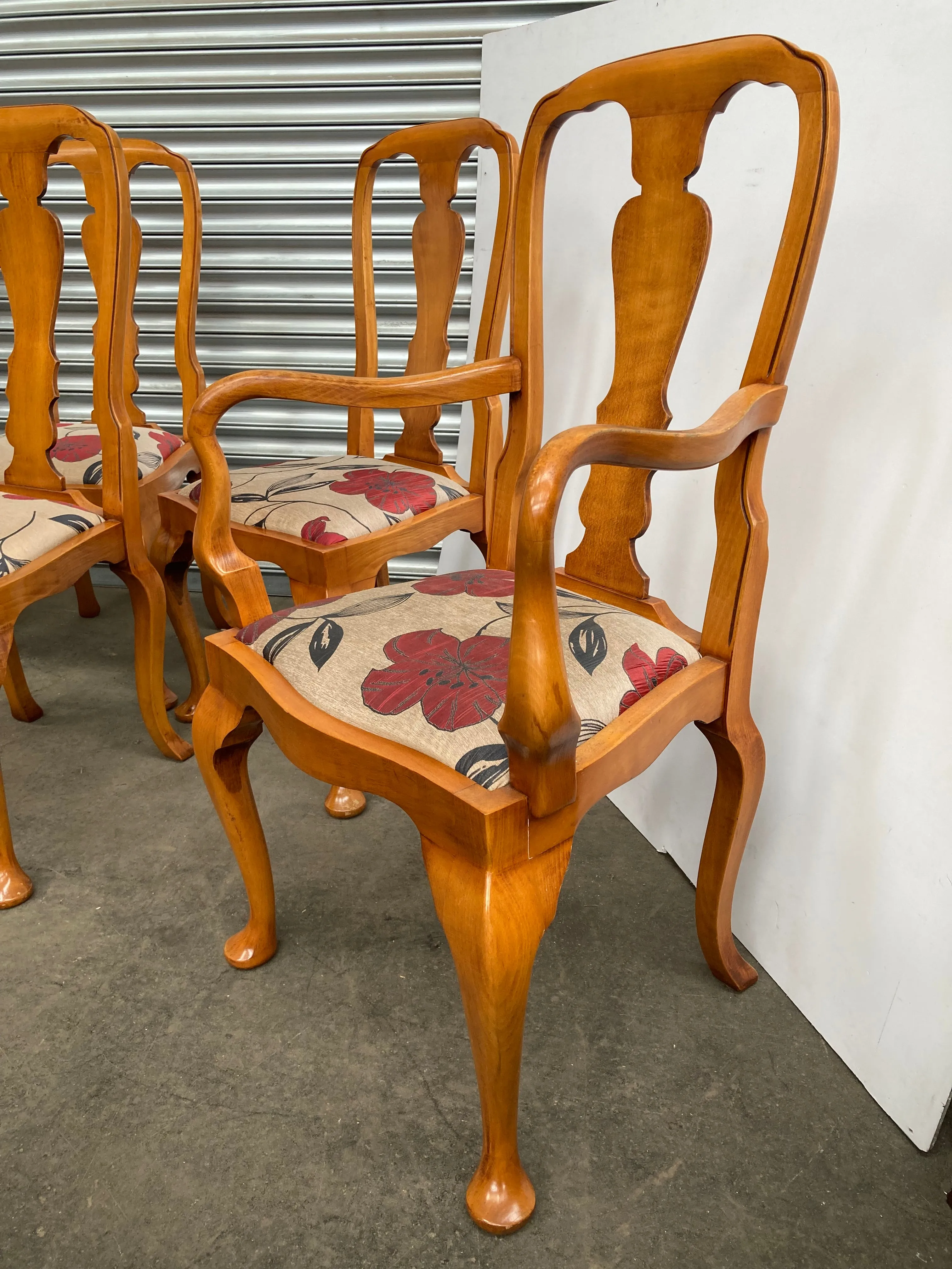 Set of 8 stunning vintage dining chairs