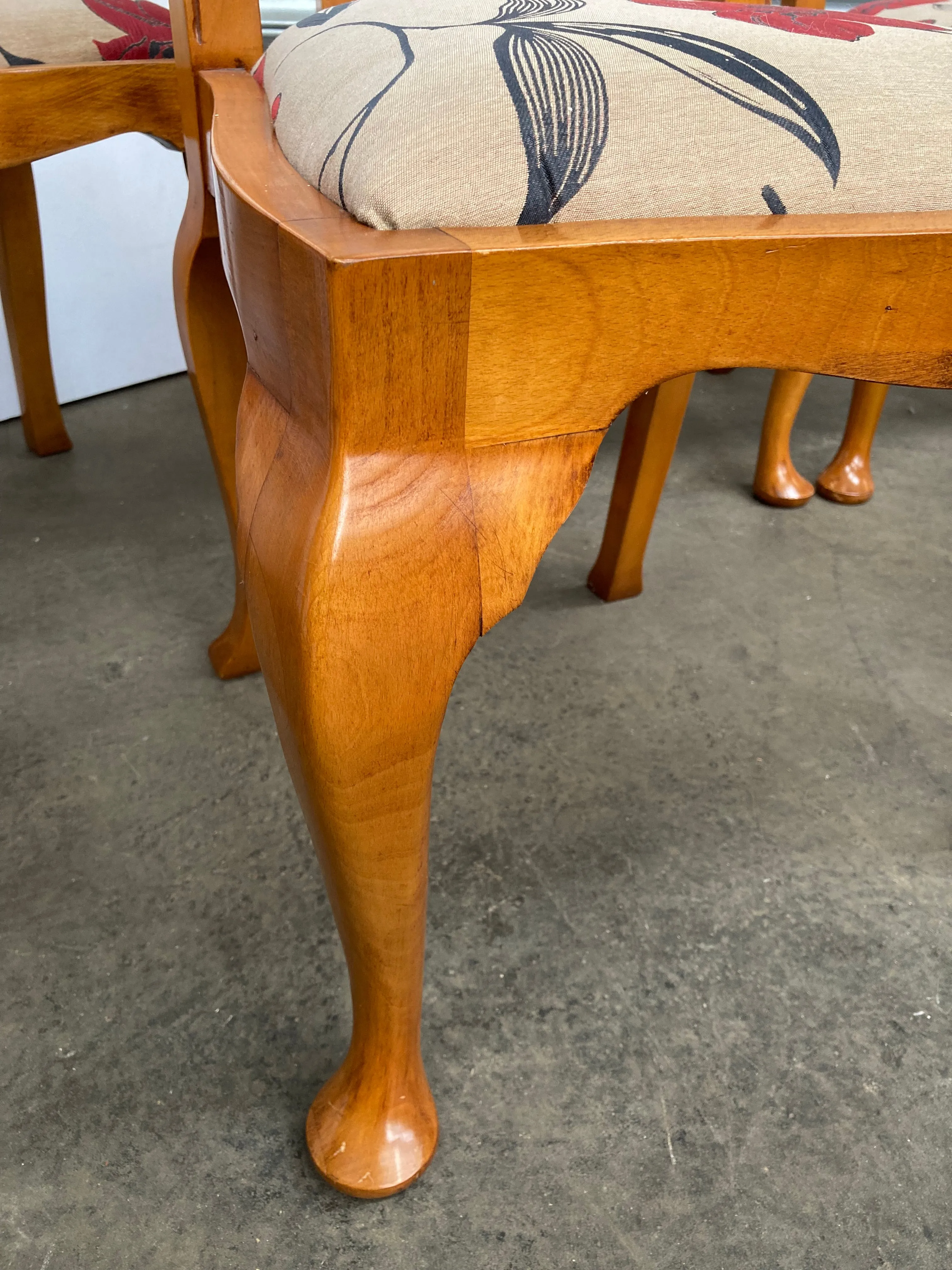 Set of 8 stunning vintage dining chairs