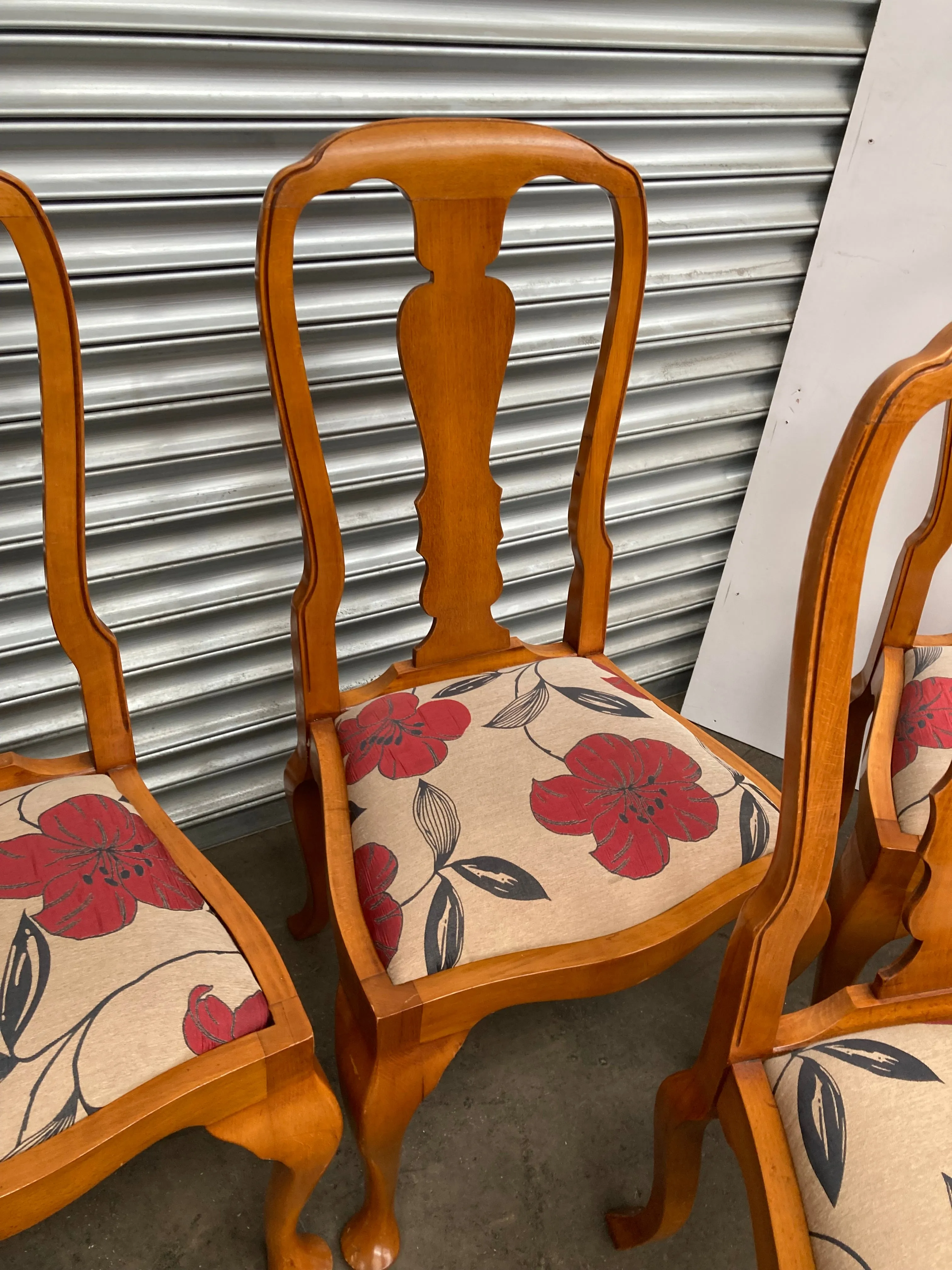 Set of 8 stunning vintage dining chairs