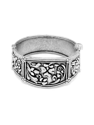 Yellow Chimes Oxidised Bangle for Women Silver Oxidized Bangle Boho Style Floral Design Maharashtrian Kada Bracelet Bangle for Women and Girls.
