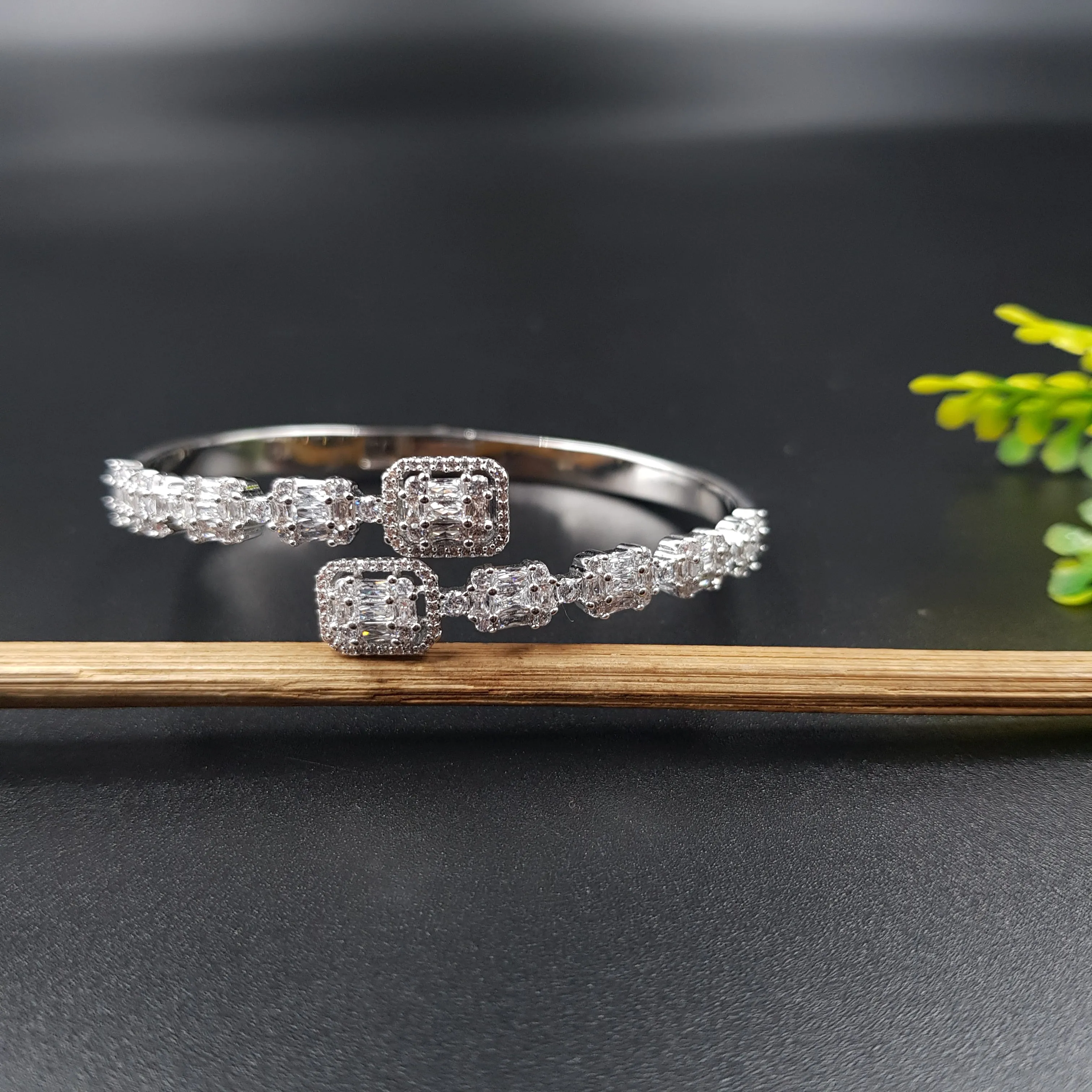 Zircon/AD Bracelet 10514-28